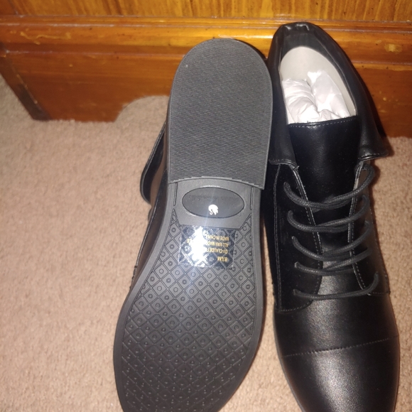 Gloria Vanderbilt Black Booties 8.5 - Picture 3 of 3